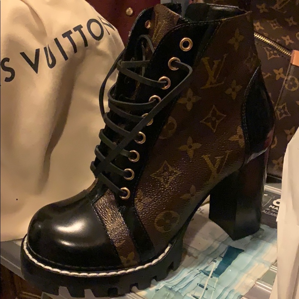Louis Vuitton Heel boots